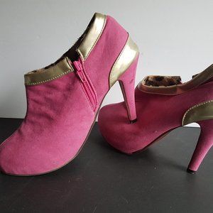 Size 8 Women's Pink Suede Shoes Heels Size 8